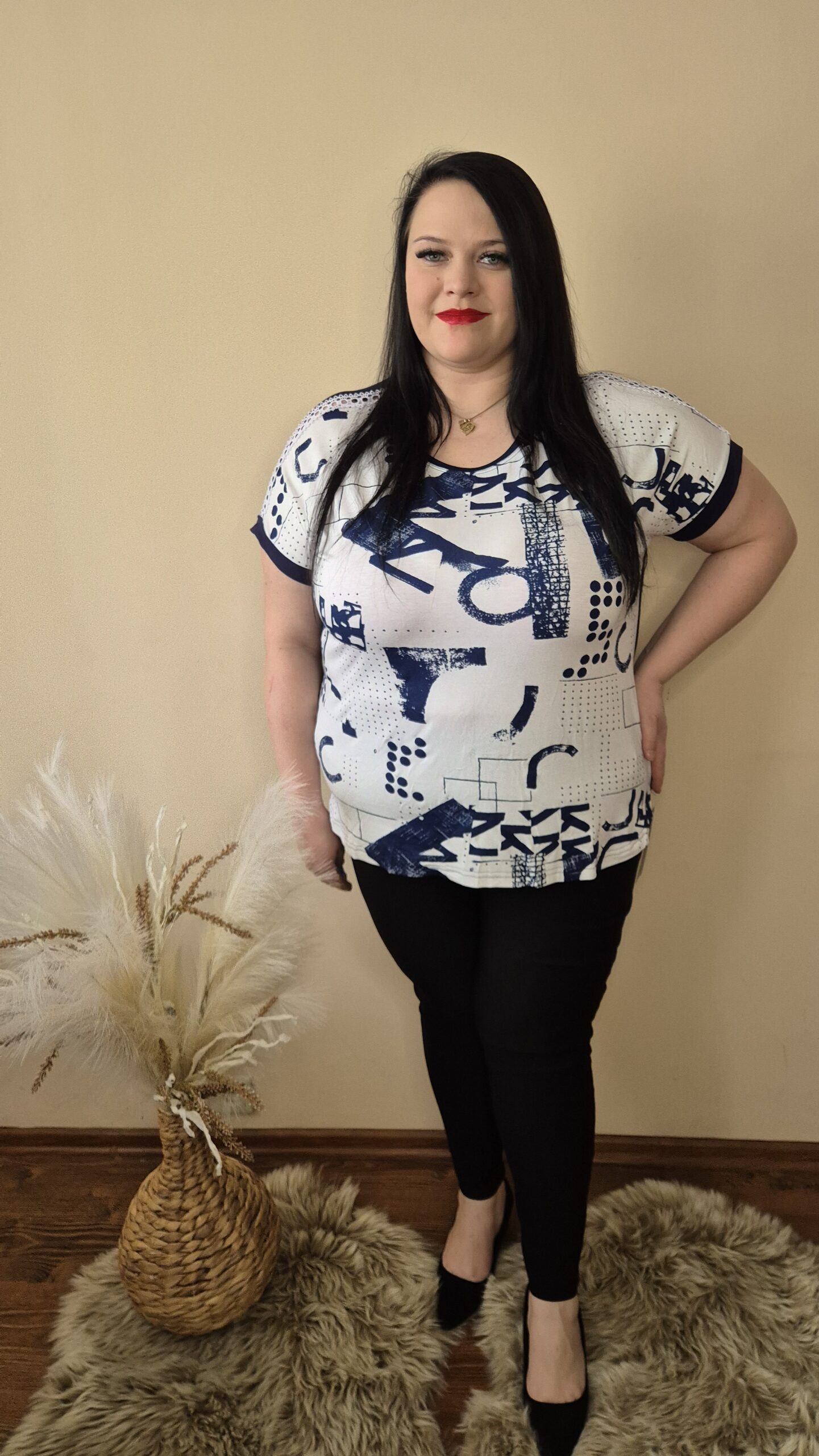 duża bluzka granat, bluzka damska, granatowa bluzka z koronką, letnia bluzka plus size, elegancka bluzka na lato