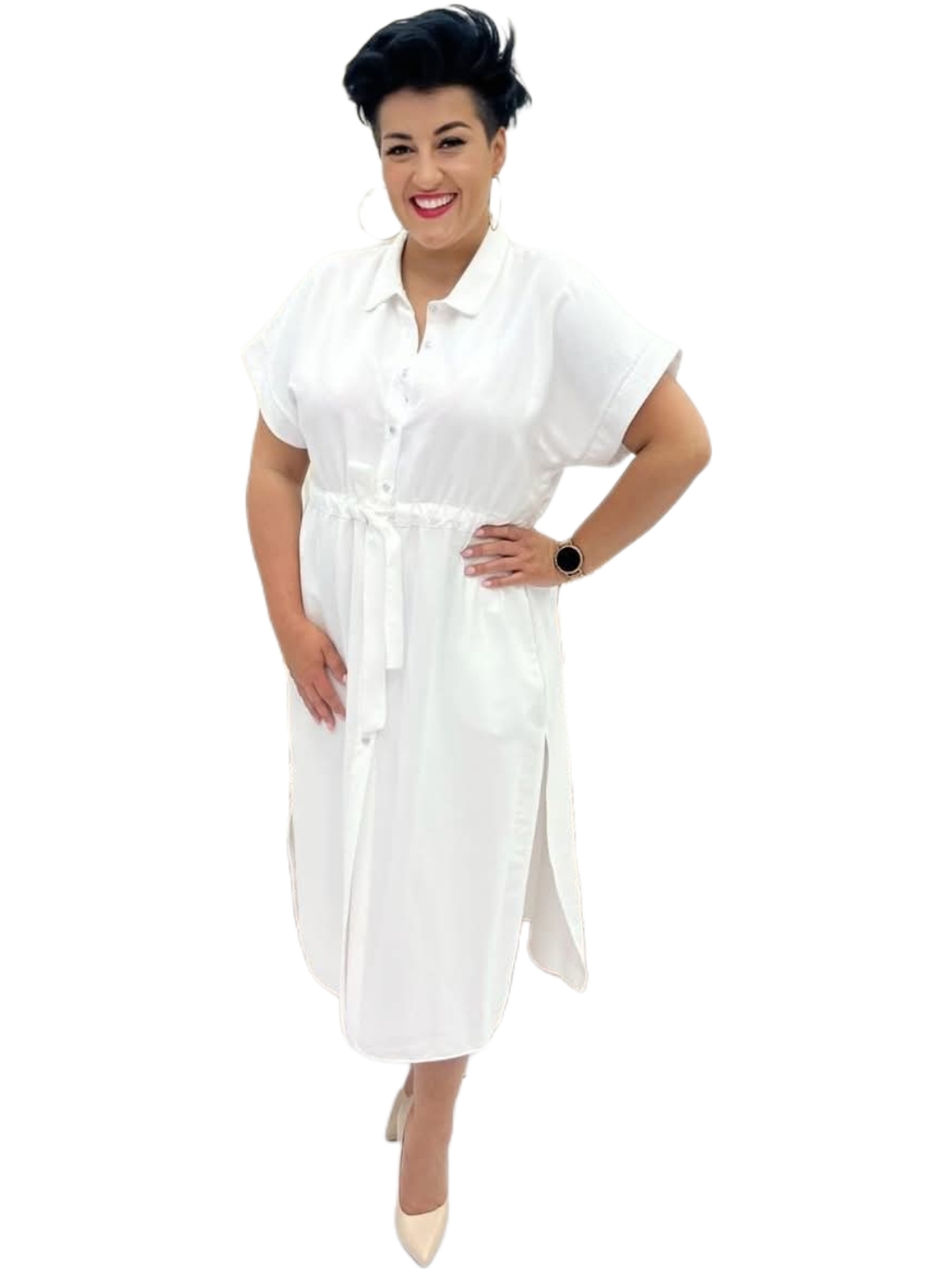 duża sukienka płaszczyk biała, sukienka koszulowa biała, sukienka w stylu płaszcza, sukienka z paskiem w talii, elegancka sukienka z krótkim rękawem