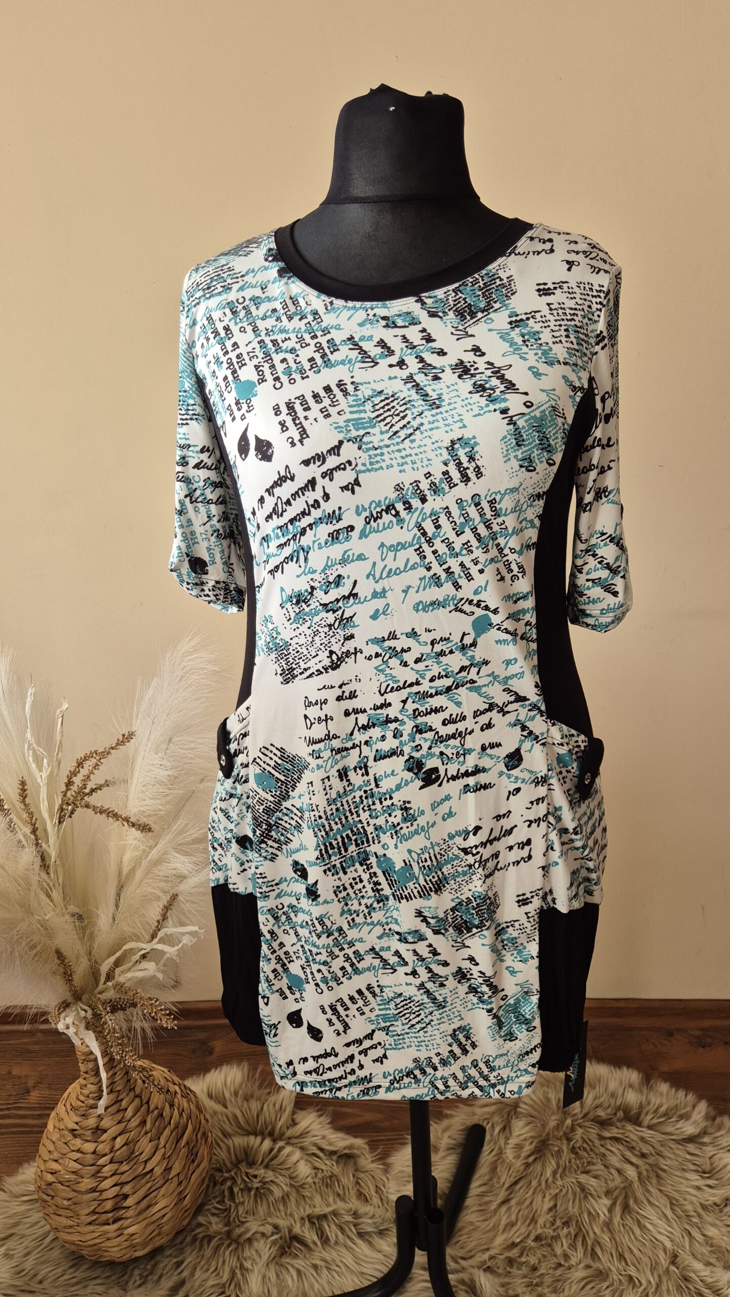 Tunika Turkusowe Napisy – elegancka tunika, wiskoza, kolorowa - obrazek 3