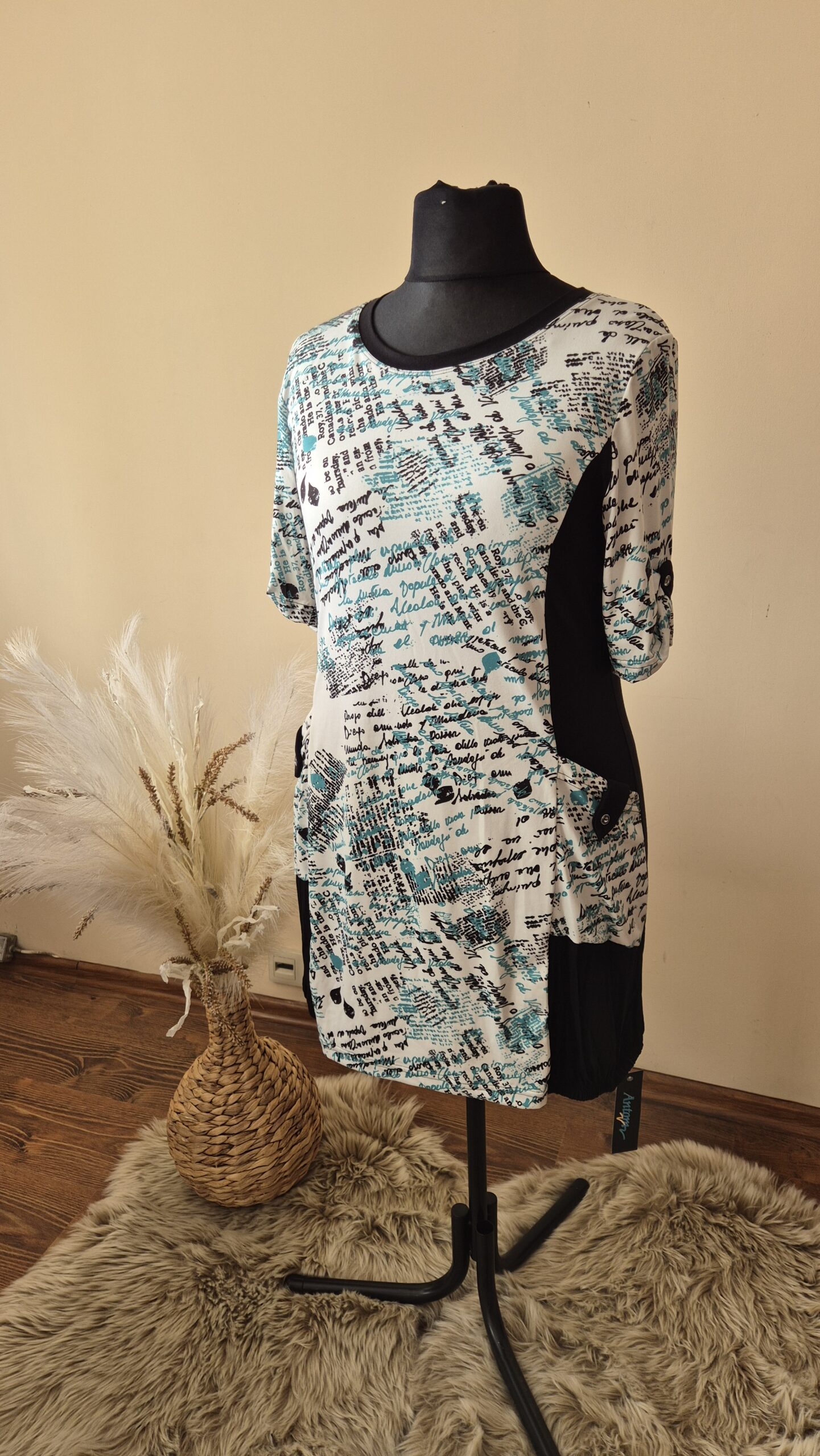 Tunika Turkusowe Napisy – elegancka tunika, wiskoza, kolorowa - obrazek 2