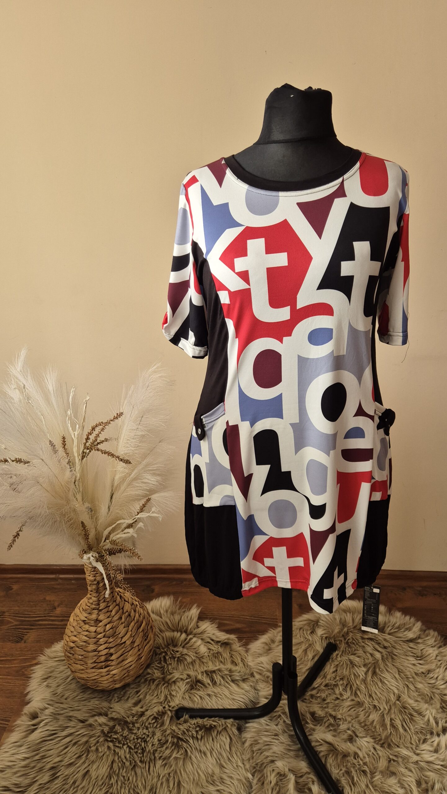 Tunika Litery Pastele, tunika z rękawem 3/4, modna tunika, wysmuklające wstawki, elegancka tunika, wygodna tunika, tunika na każdą okazję