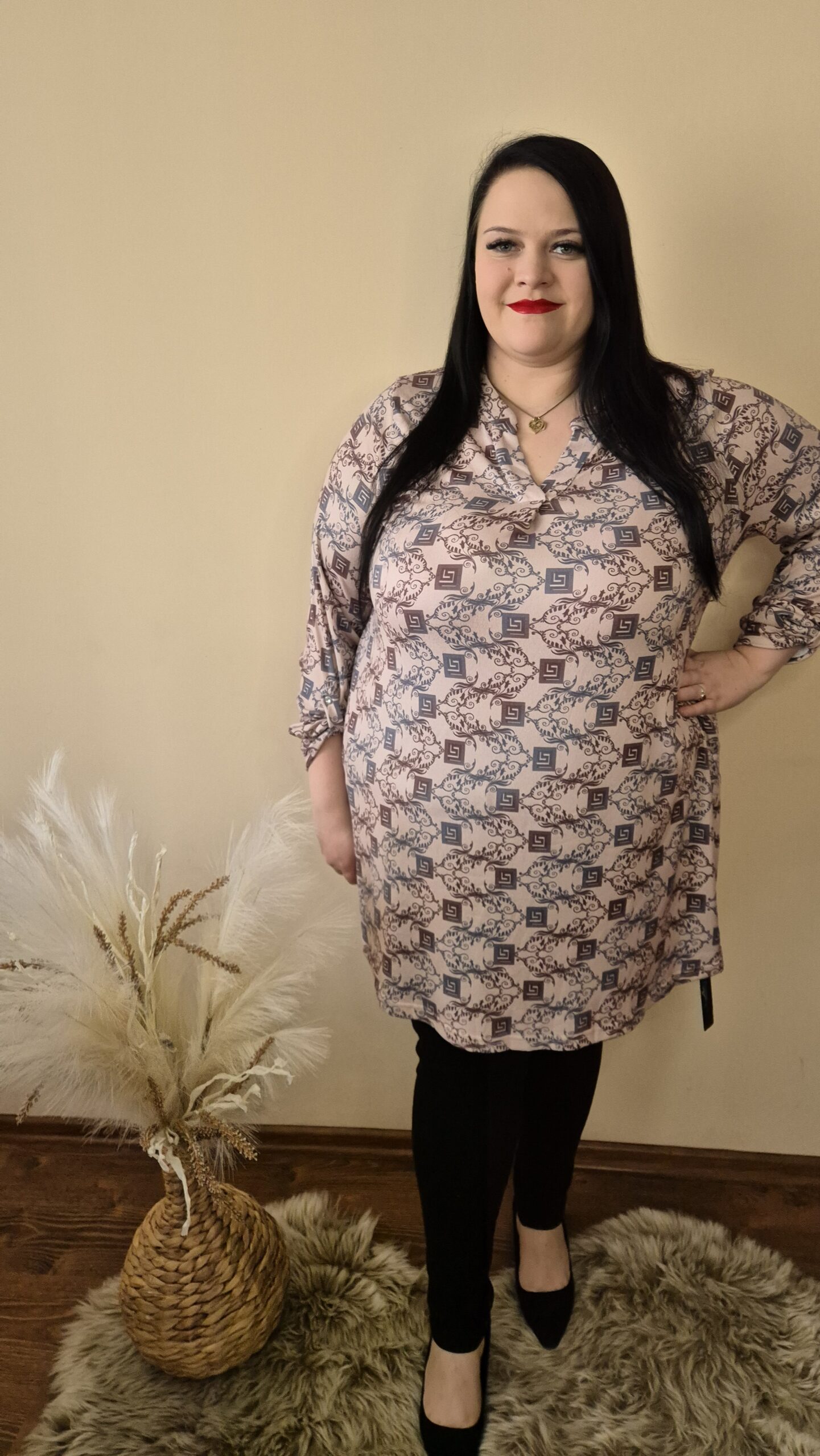 duża tunika pastelowa elegancja, tunika plus size, pastelowa tunika damska, tunika z długim rękawem, duża tunika