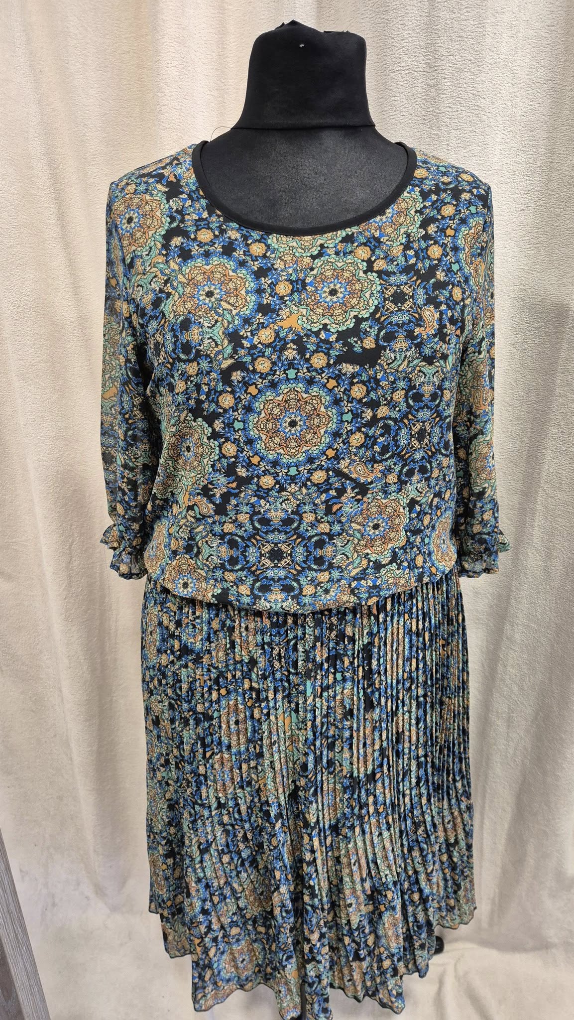 sukienka plisowana zielono niebieska, sukienka elegancka na wesele, sukienka zwiewna na lato, sukienka z bawełny, plisowana sukienka midi