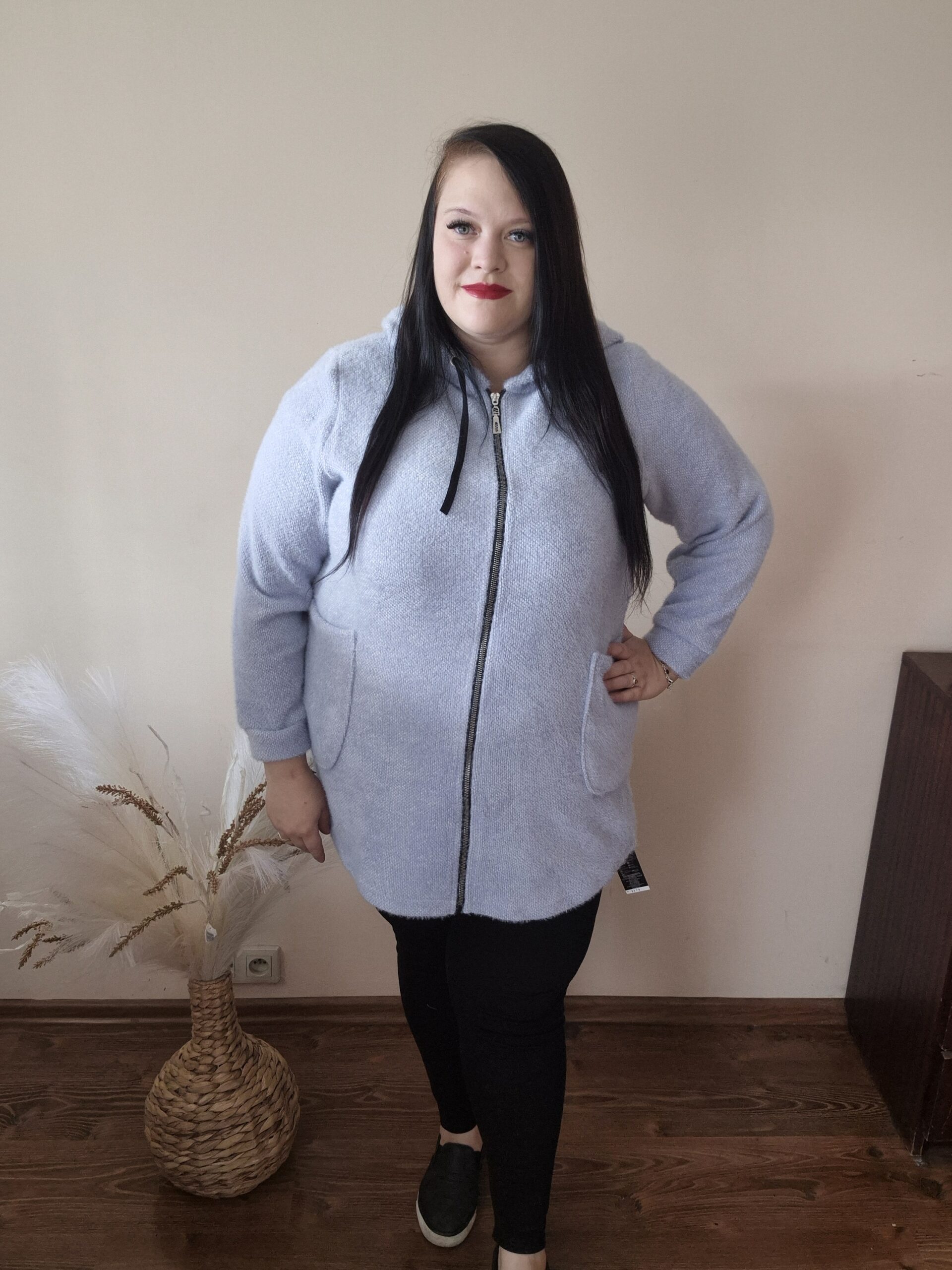Duży płaszczyk błękit StylXL – bluza‑płaszcz z dzianin - obrazek 2