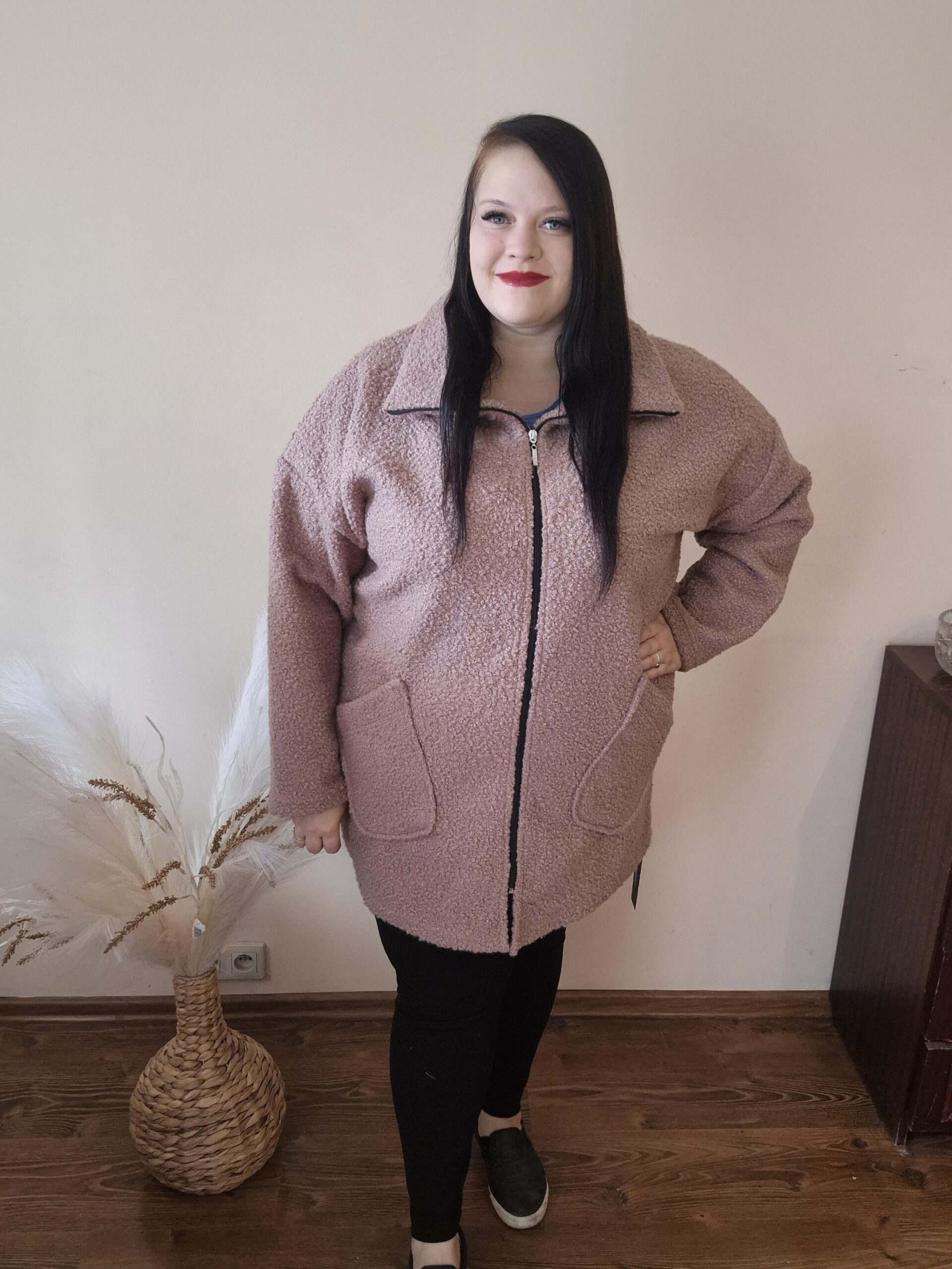 duży płaszcz otulacz, płaszcz bez kaptura, płaszcz plus size, pastelowy płaszcz, elegancki otulacz