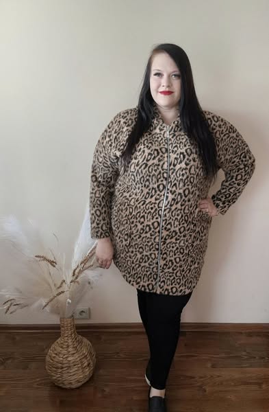 płaszczyk z kapturem, płaszcz alpaka damski, płaszcz panterka, elegancki płaszczyk damski, jesienny płaszczyk z zamkiem